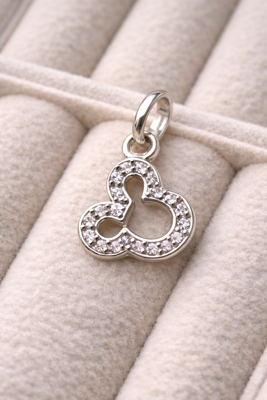 Berloque Mickey Vazado Prata 925 com Zircônias