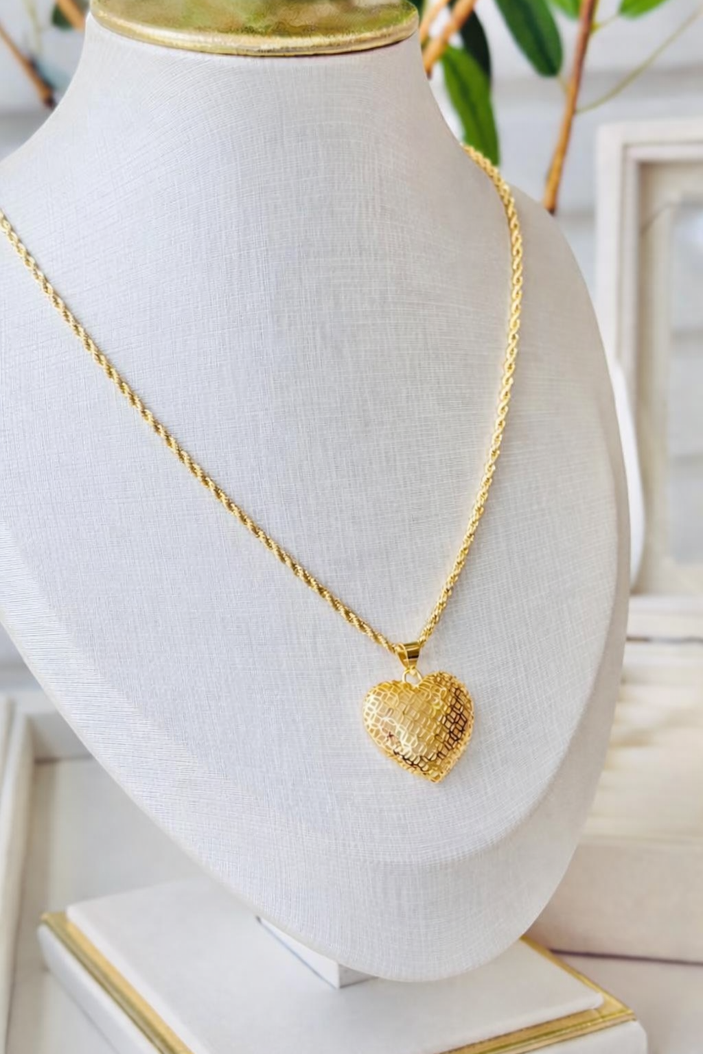 Colar Coração Dourado