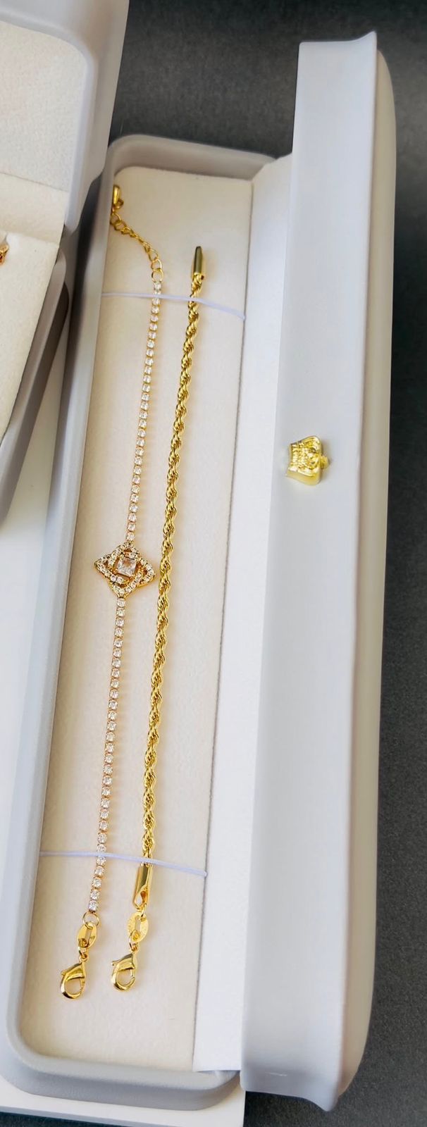 Kit Pulseiras Douradas com Zircônia e Trîvo