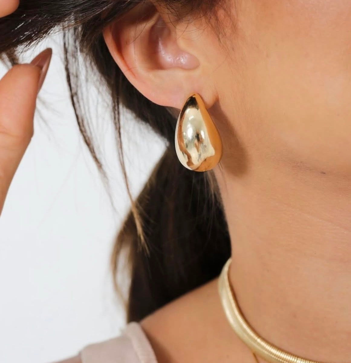 Brinco pingo dourado