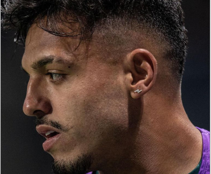 Brinco Raio Cravejado Premium