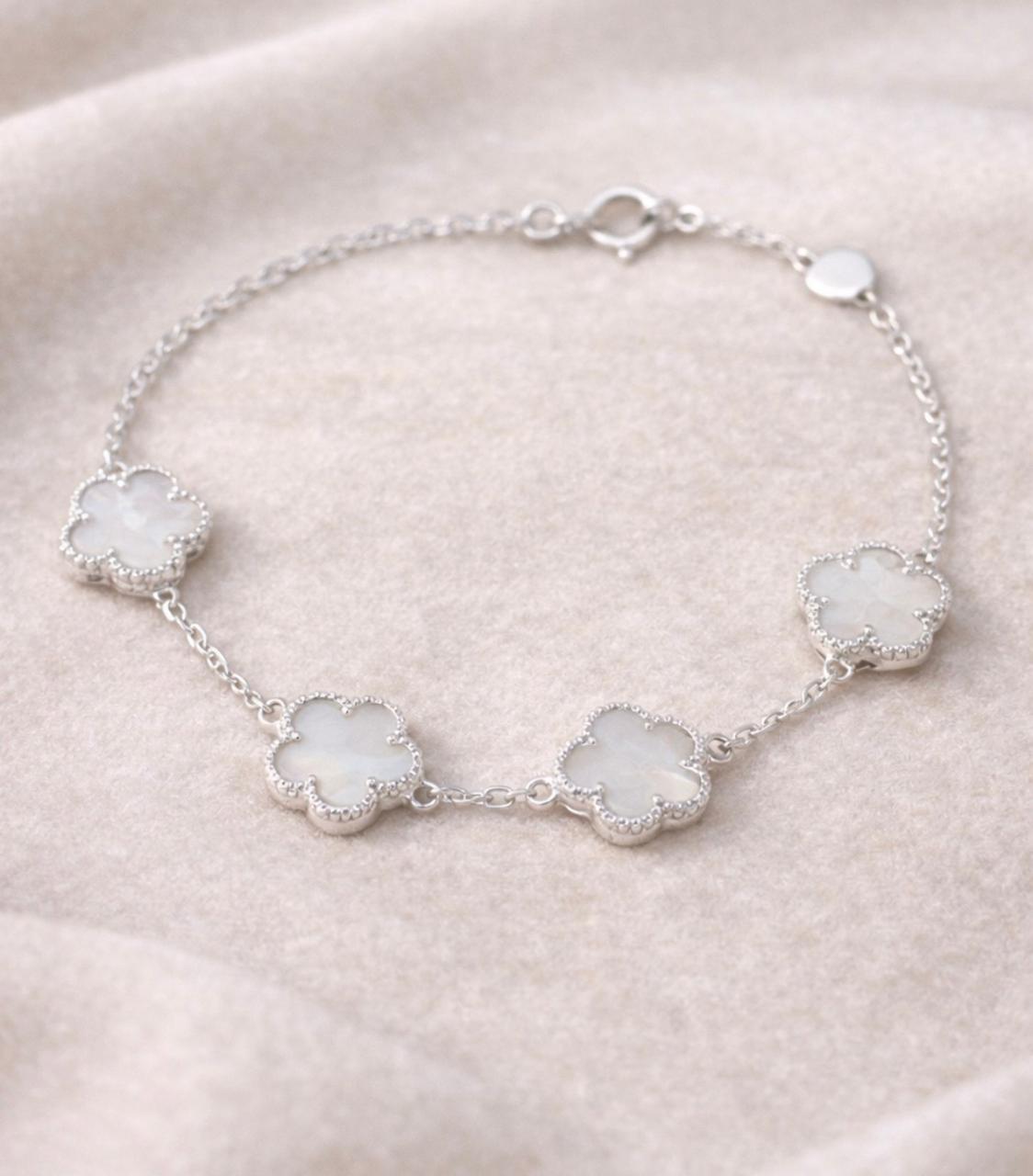 Women's White Mother-of-Pearl Clover Bracelet