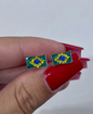 Brinco Bandeira do Brasil com Strass