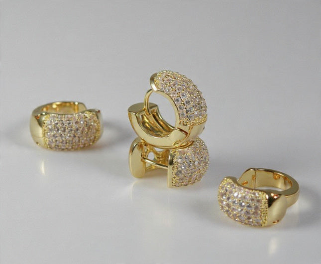 Brinco Dourado Cravejado